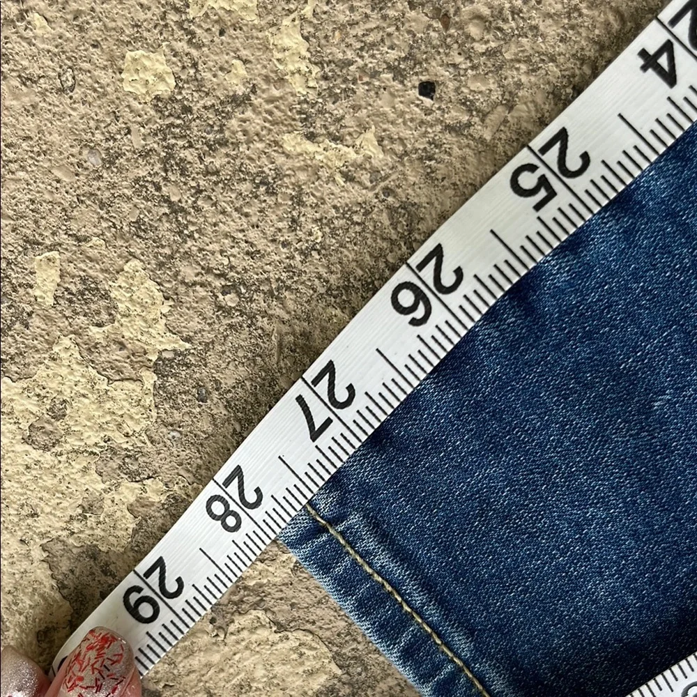 New SO super high-rise ultimate jegging with Modern Distressing - Picture 9 of 16